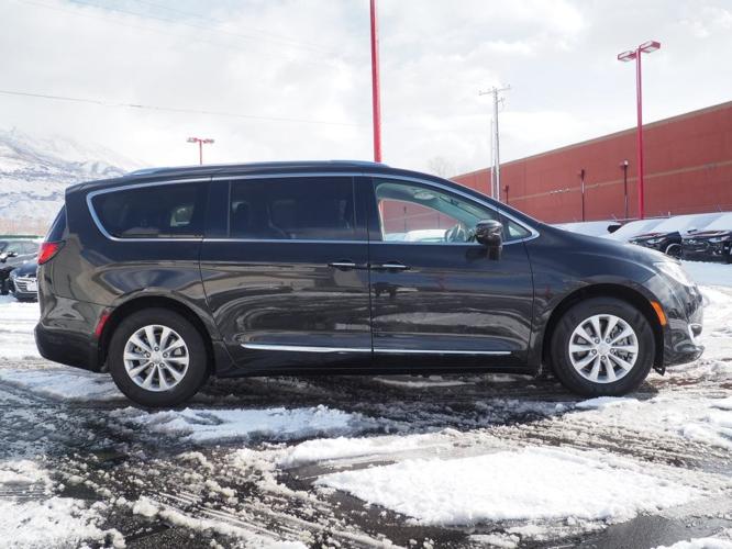 used 2018 chrysler pacifica touring-l plus lindon, ut 84042 for sale in lindon, utah