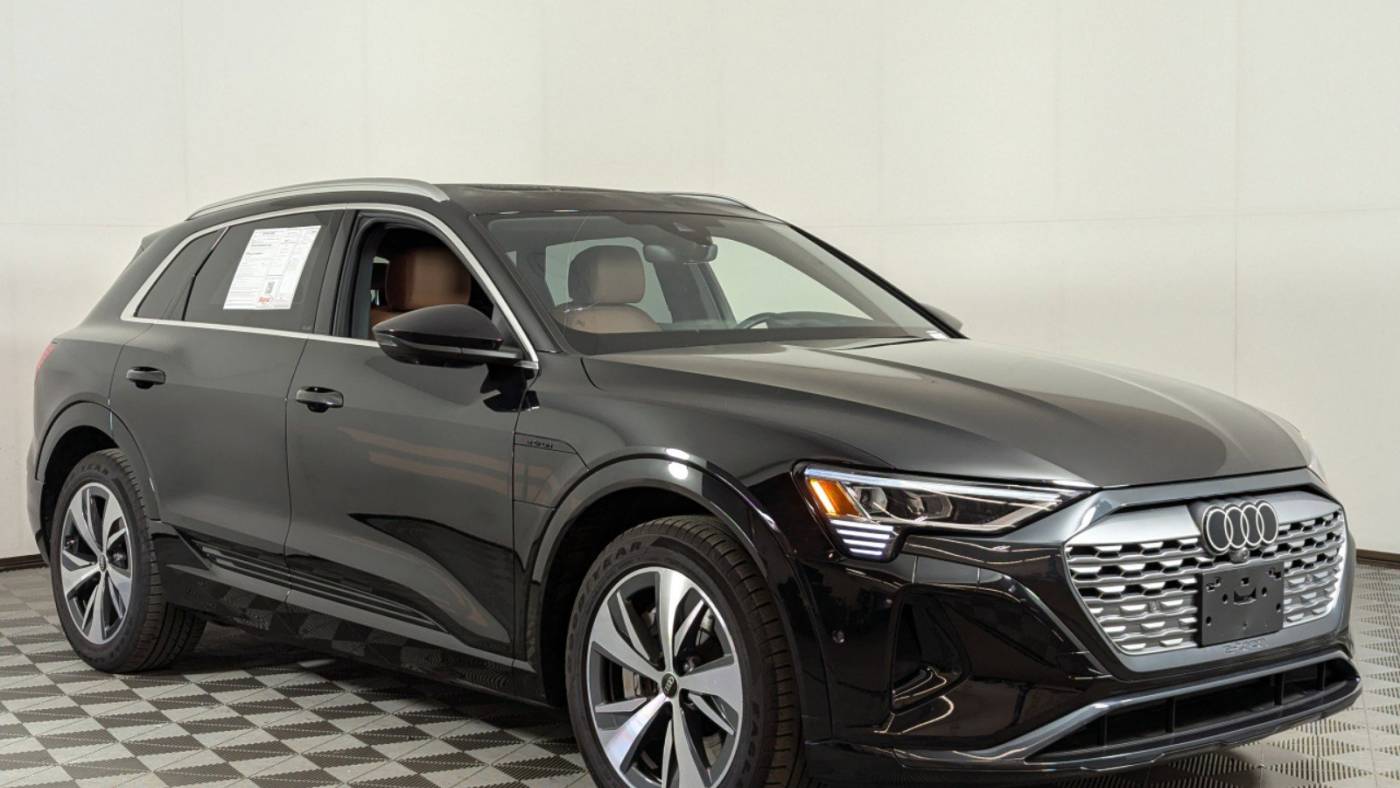 2024 audi q8 e-tron quattro premium plus