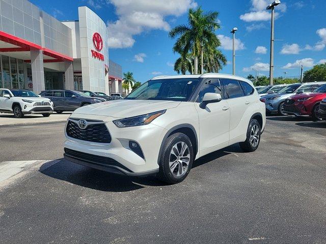 2022 toyota highlander xle