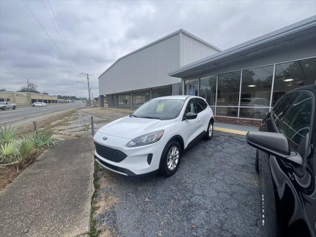 2022 ford escape se