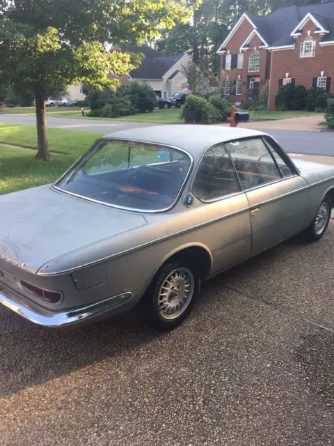 1967 bmw 2000c original paint ....very rust free
