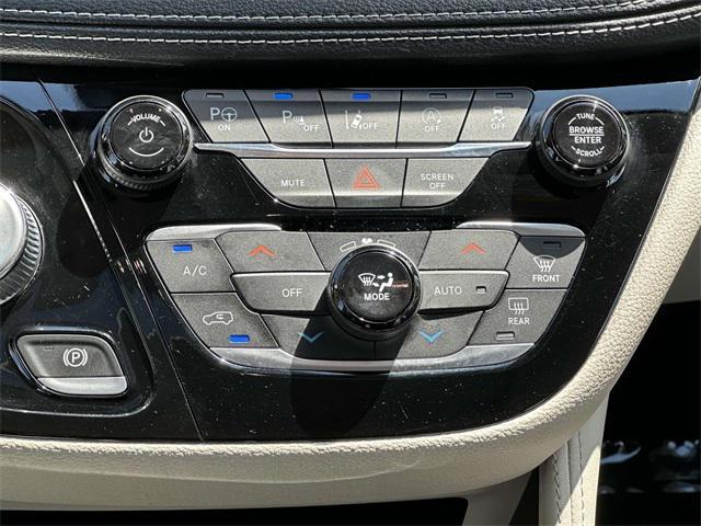 2022 chrysler pacifica limited