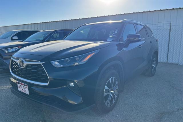 2022 toyota highlander xle