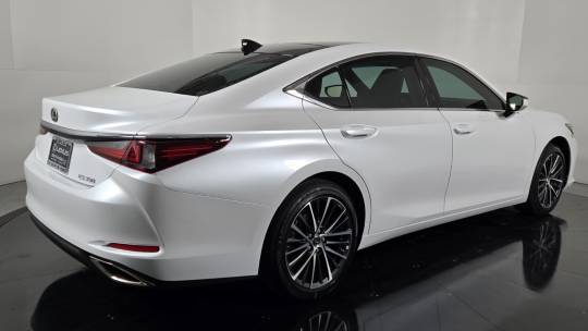 2025 Lexus ES