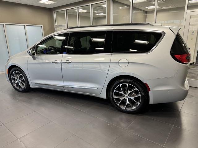 2022 chrysler pacifica limited