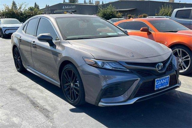 2024 toyota camry hybrid xse