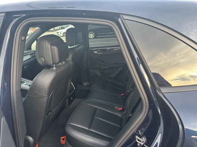 2021 porsche macan base