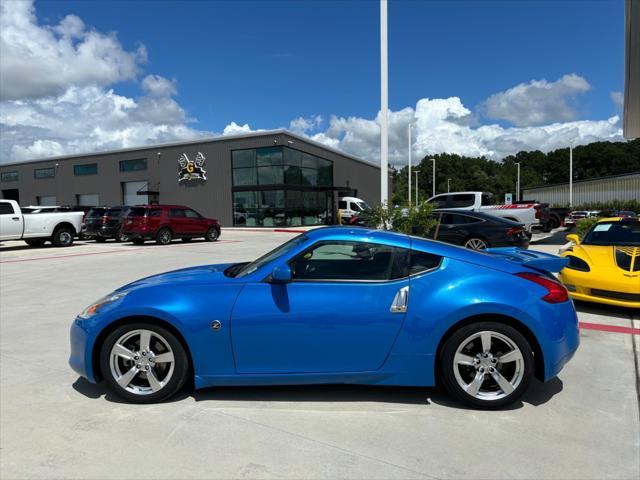 2009 nissan 370z base