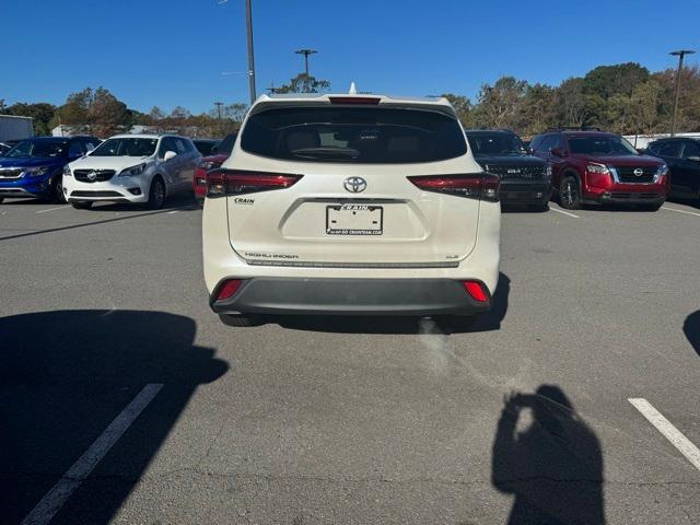2021 toyota highlander xle