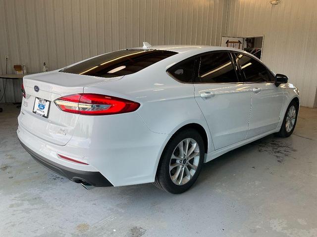 2020 ford fusion se