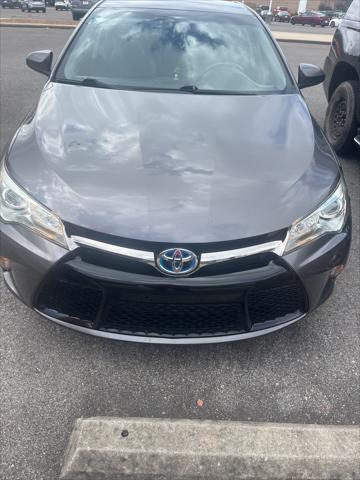 2017 toyota camry hybrid se