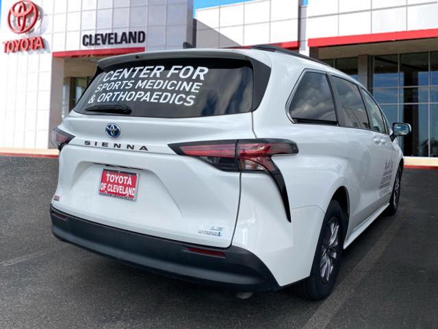 2021 toyota sienna le