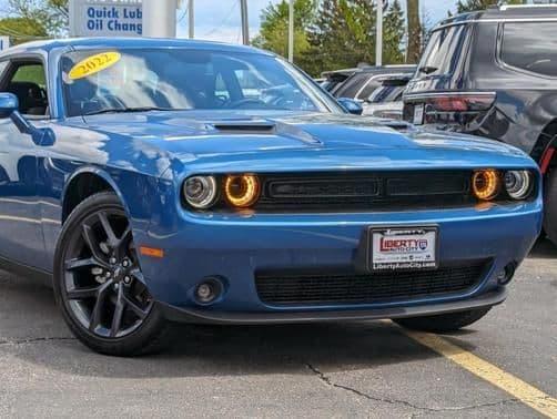 2022 dodge challenger sxt in green oaks, illinois