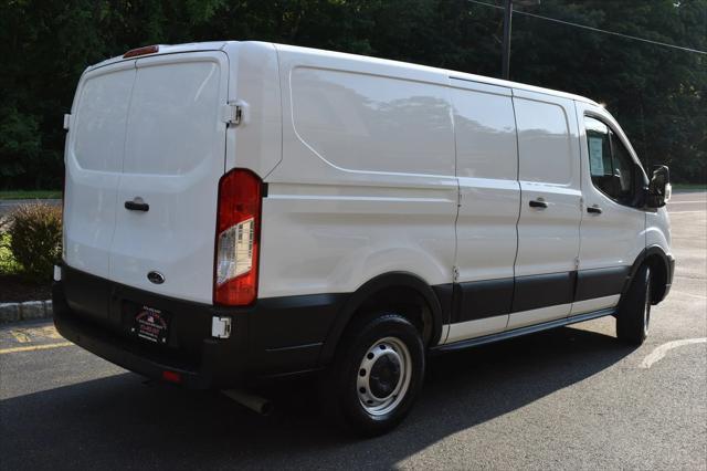 2020 ford transit-150 base