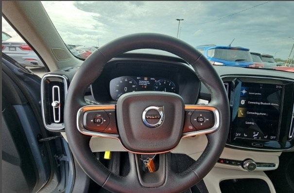 2022 volvo xc40 t5 momentum