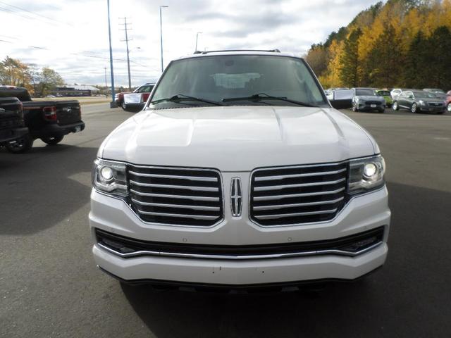2015 lincoln navigator base