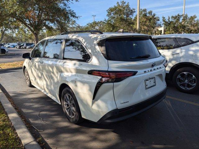 2021 toyota sienna xle 8 passenger