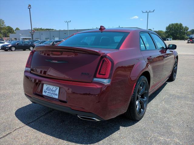 2023 chrysler 300 s
