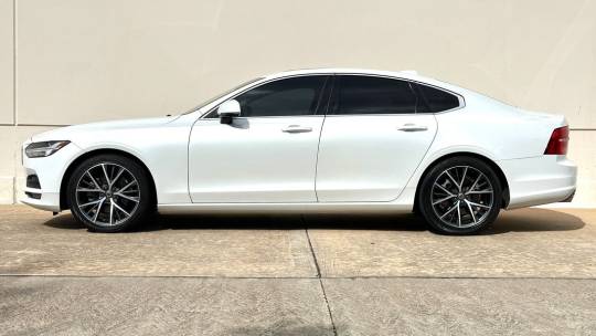 2017 Volvo S90