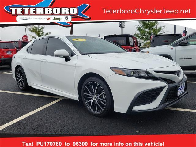 2023 toyota camry se