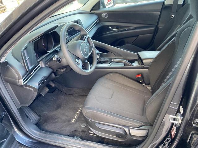 2022 hyundai elantra se