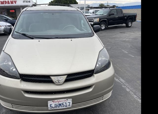 2004 toyota sienna ce