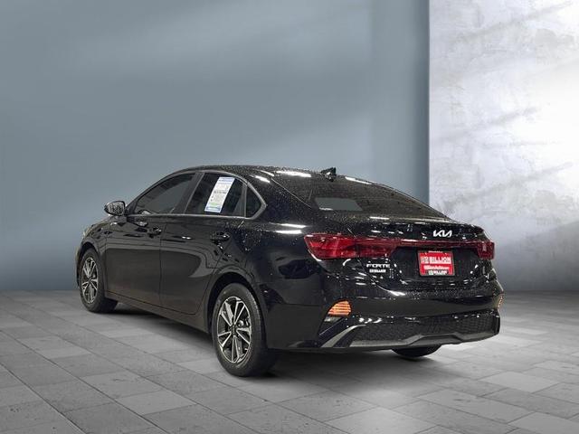 2022 kia forte lxs