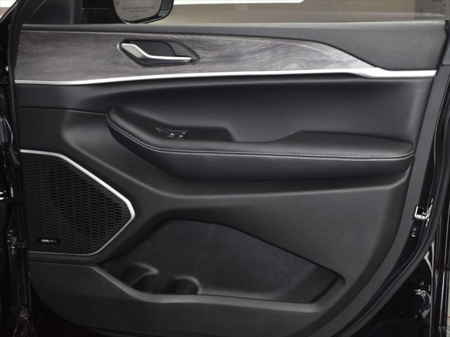 2022 jeep grand cherokee 4xe base