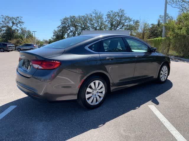 2015 chrysler 200 lx