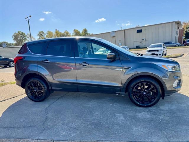 2019 ford escape se