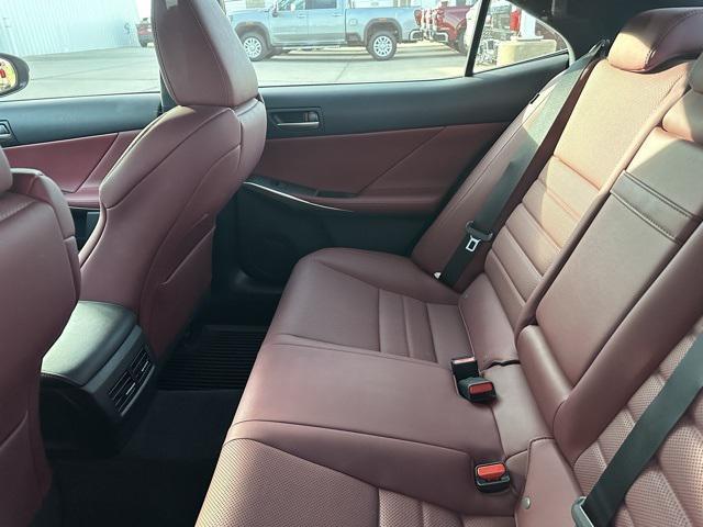 2019 lexus is 300 base