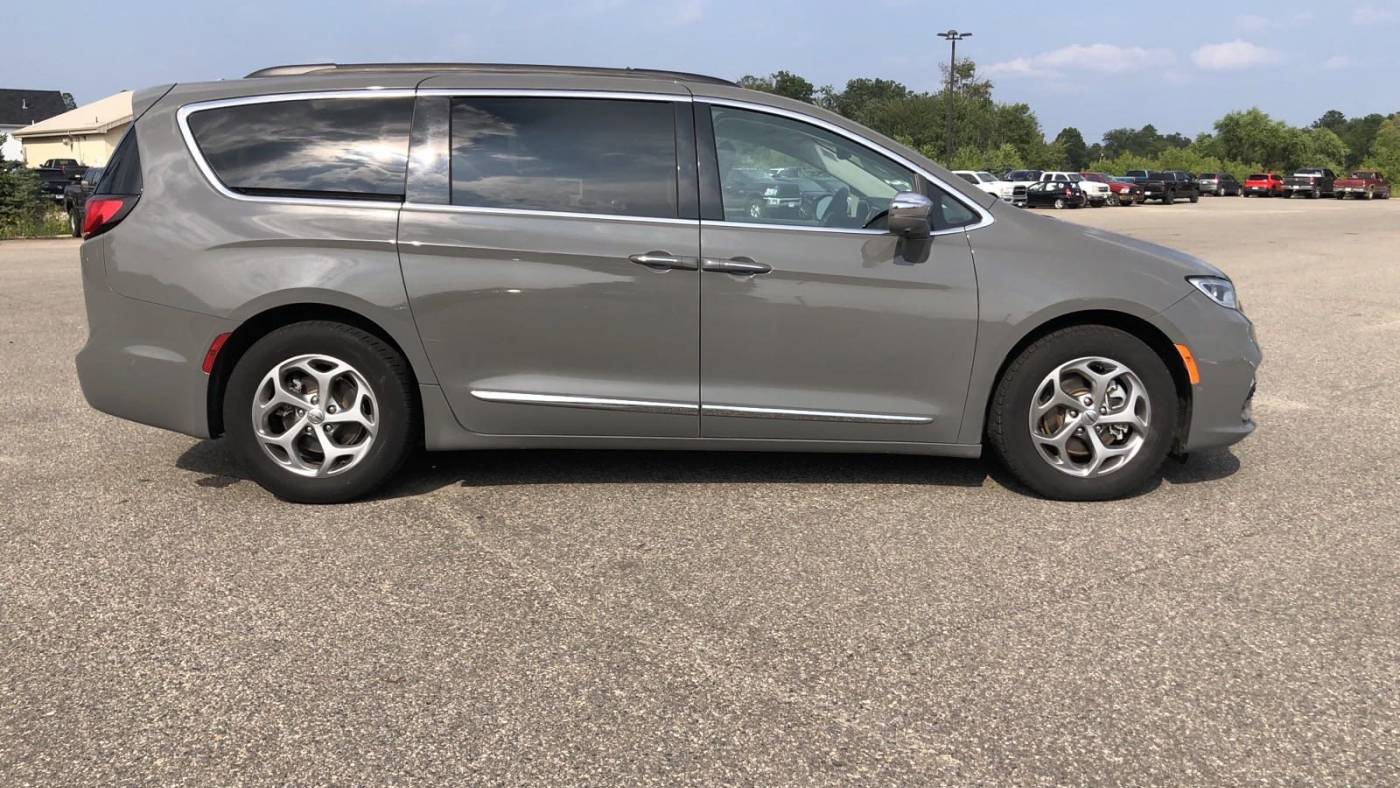 2022 chrysler pacifica limited
