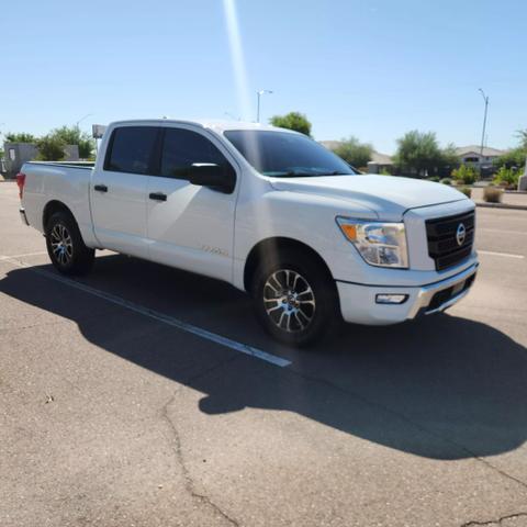 2022 nissan titan sv