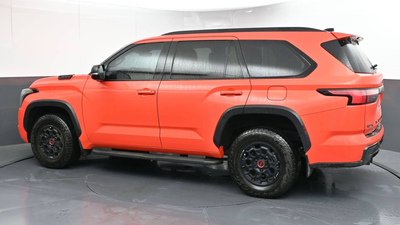 2023 toyota sequoia sr5
