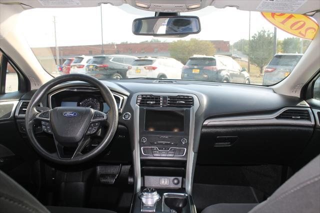 2019 ford fusion se