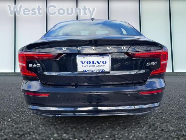 2024 volvo s60 b5 plus dark theme