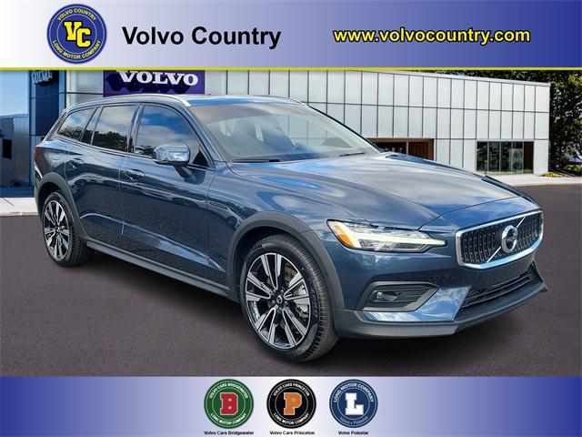 2022 volvo v60 cross country t5