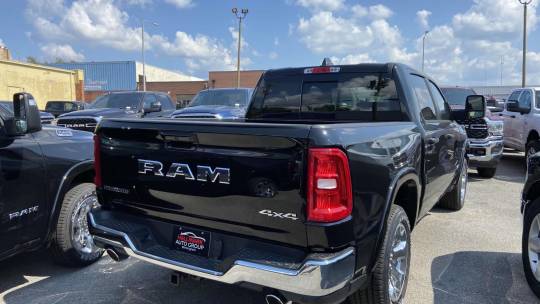 new 2025 ram 1500 big horn crew cab 5'7" box 4wd