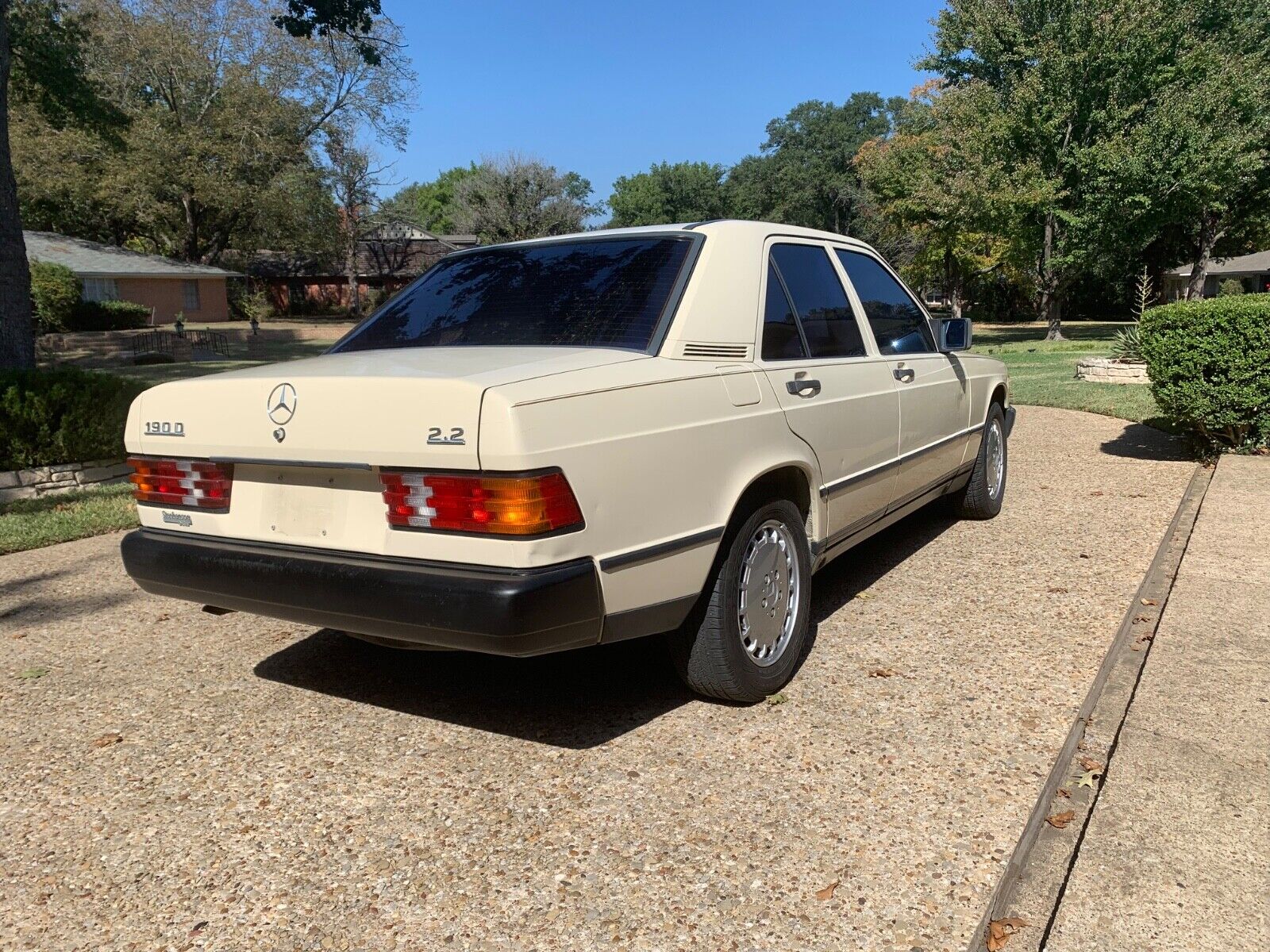 1985 mercedes-benz 190-series d 2.2