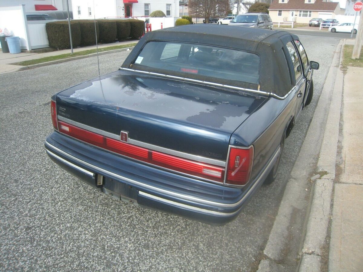 1992 lincoln town car signature series - 1 owner