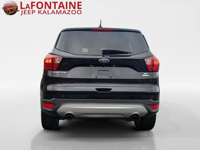 2019 ford escape se