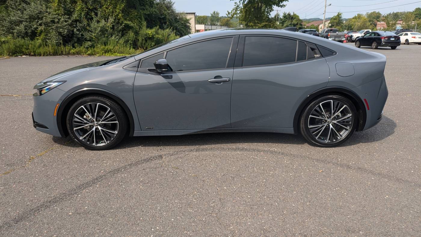 2023 toyota prius limited
