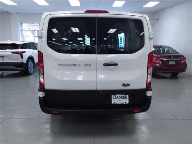 2021 ford transit-250 base