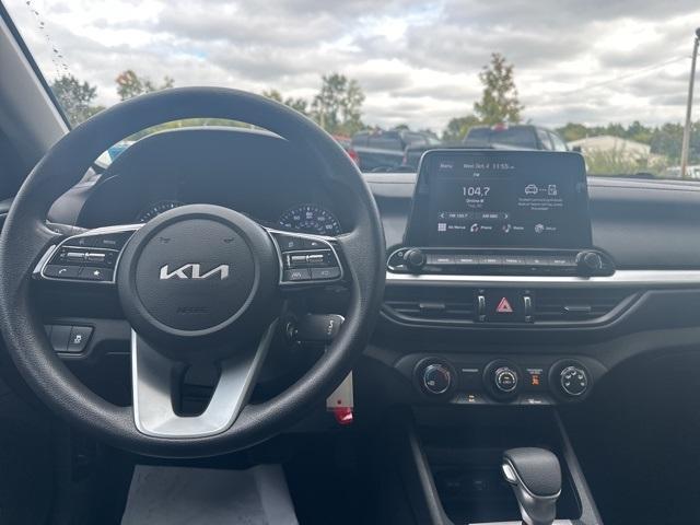 2022 kia forte lxs