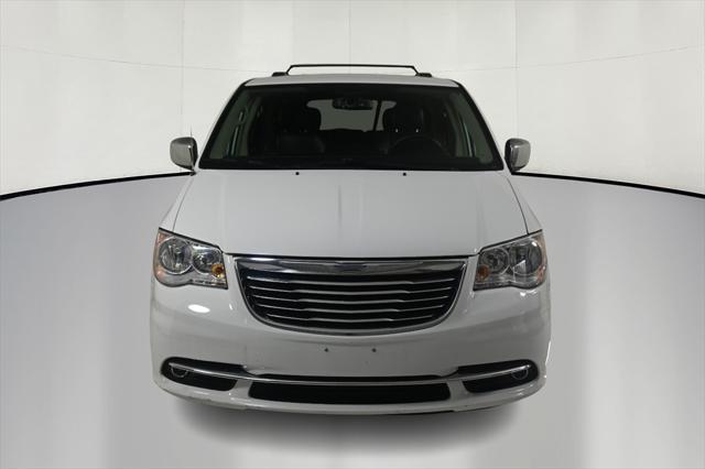 2016 chrysler town & country touring