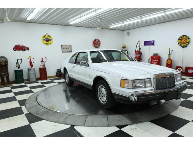 1986 lincoln mark vii in clarence, iowa