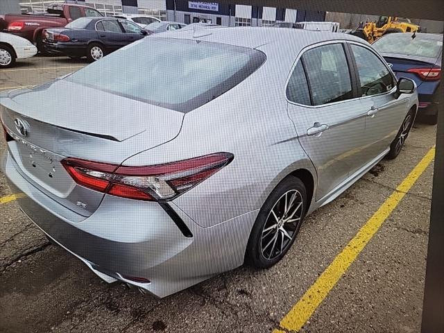 2023 toyota camry se