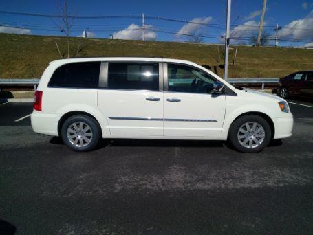 2012 chrysler town and country touring-l touring-l 4dr mini-van for sale in newark, delaware