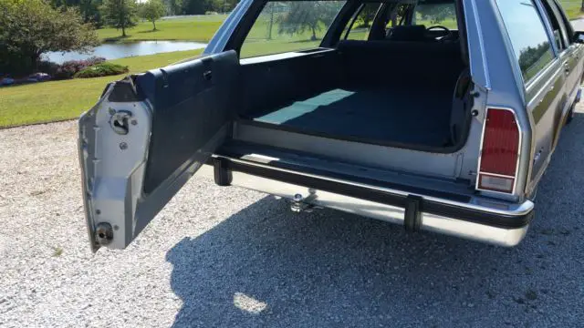 1987 ford ltd crown victoria country squire station wagon