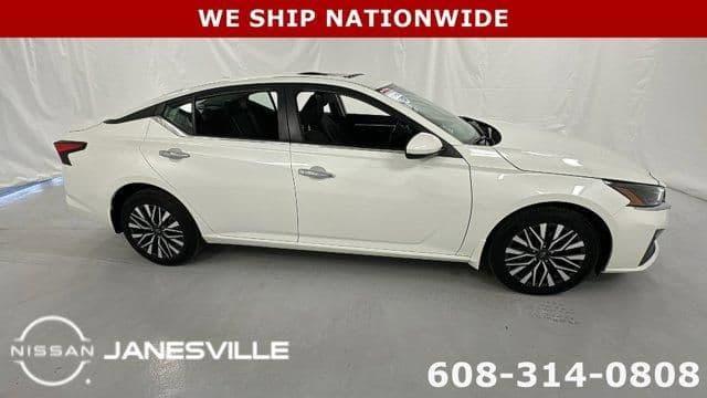 2023 nissan altima 2.5 sv in janesville, wisconsin